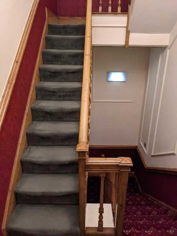 The Londesborough Arms Bar With En-Suite Rooms Market Weighton