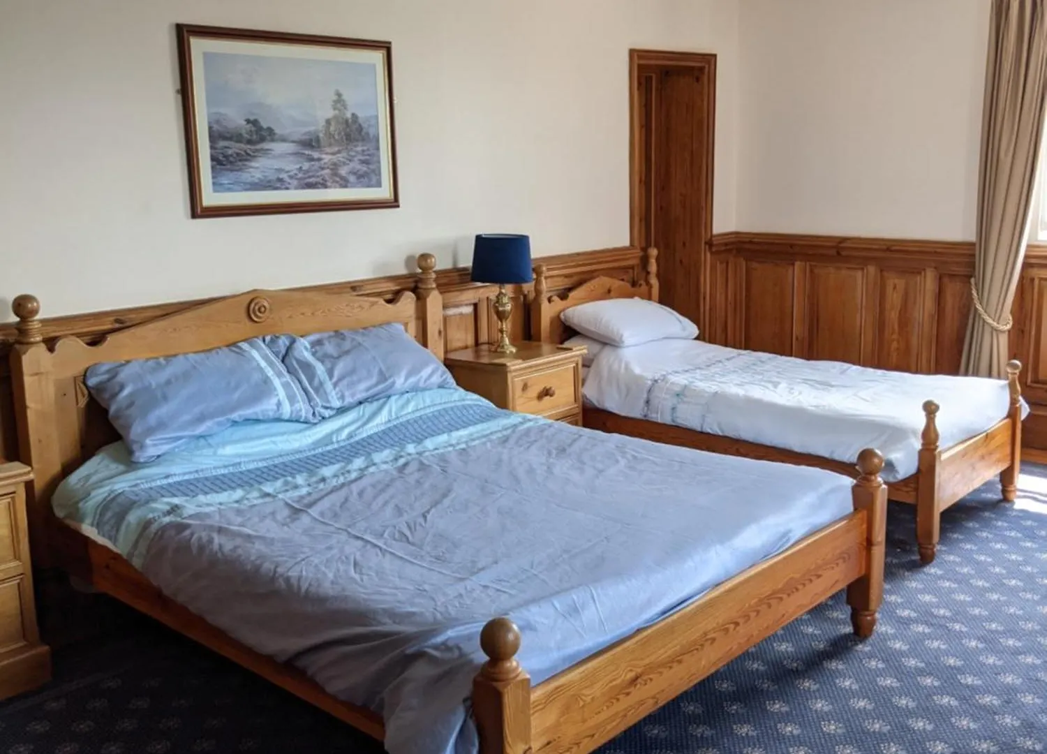 The Londesborough Arms Bar With En-Suite Rooms Market Weighton