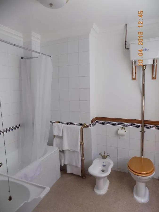 The Londesborough Arms Bar With En-Suite Rooms Market Weighton 0*,